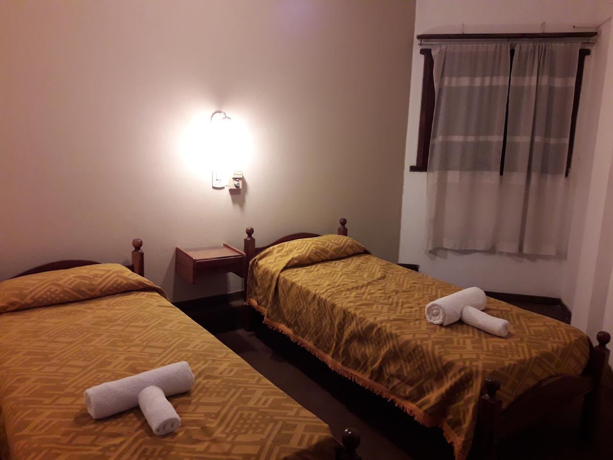 Hotel Daives Termas de Río Hondo エクステリア 写真