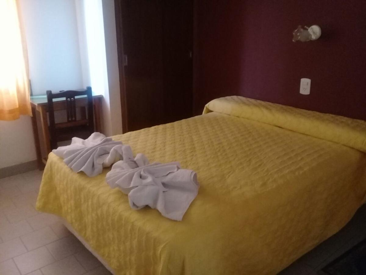 Hotel Daives Termas de Río Hondo エクステリア 写真
