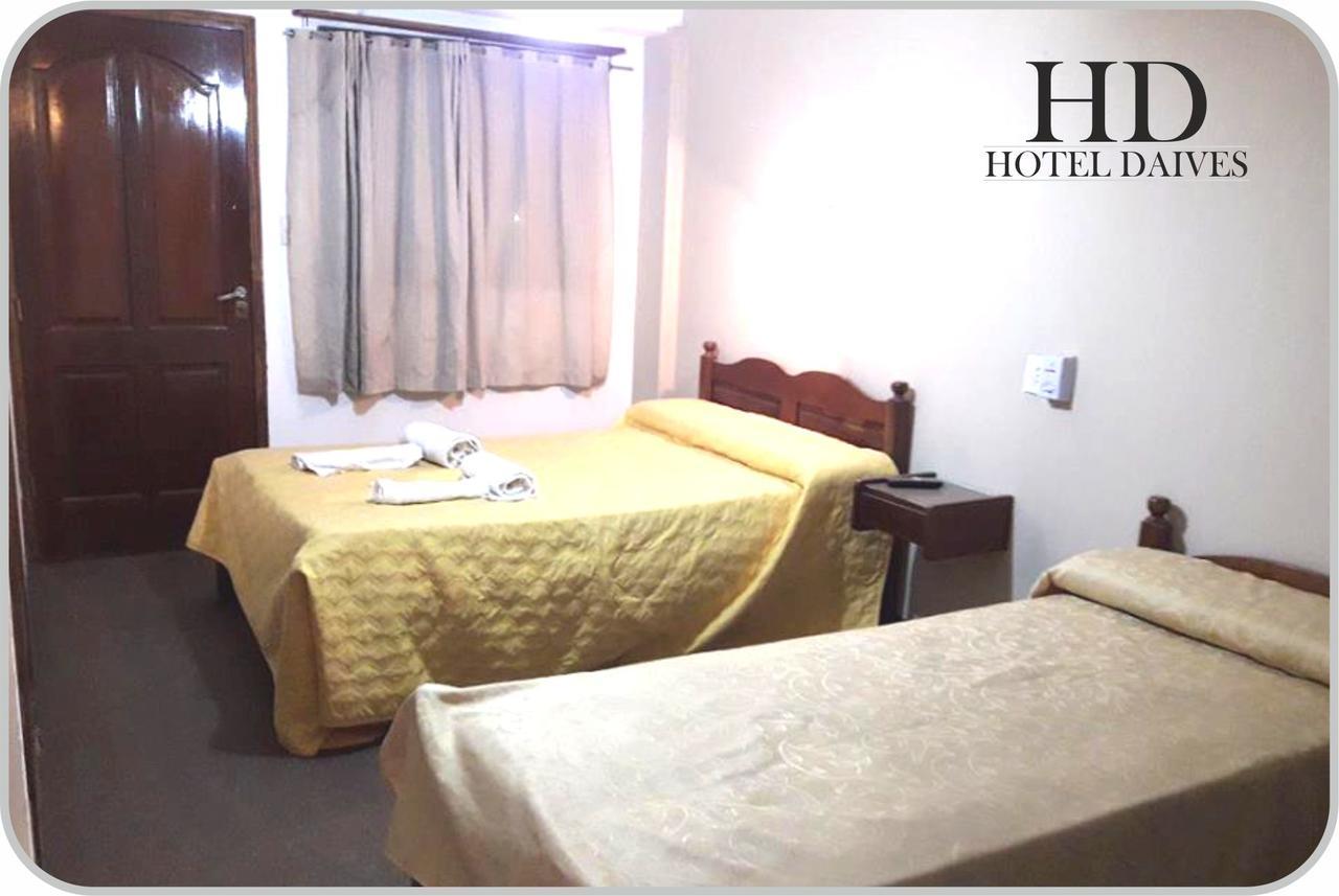 Hotel Daives Termas de Río Hondo エクステリア 写真